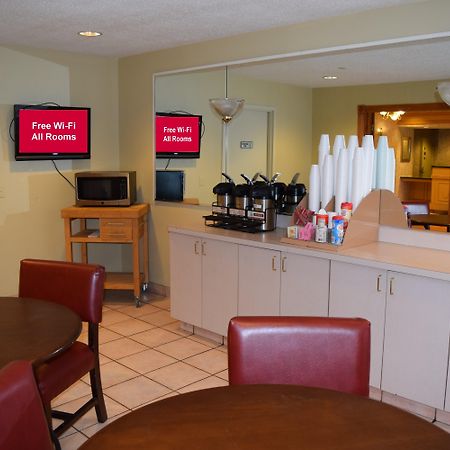 Red Roof Inn Бордмън Екстериор снимка