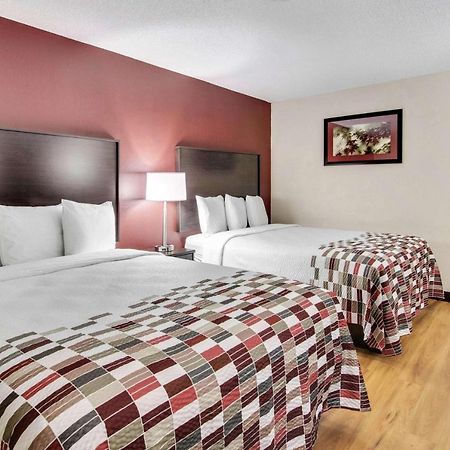 Red Roof Inn Бордмън Екстериор снимка